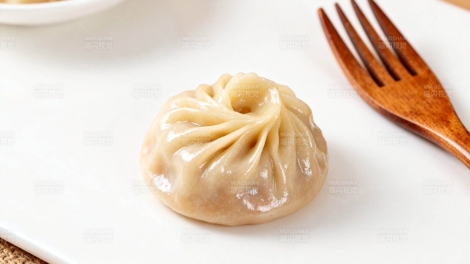 小笼包配木叉 精致美味图片