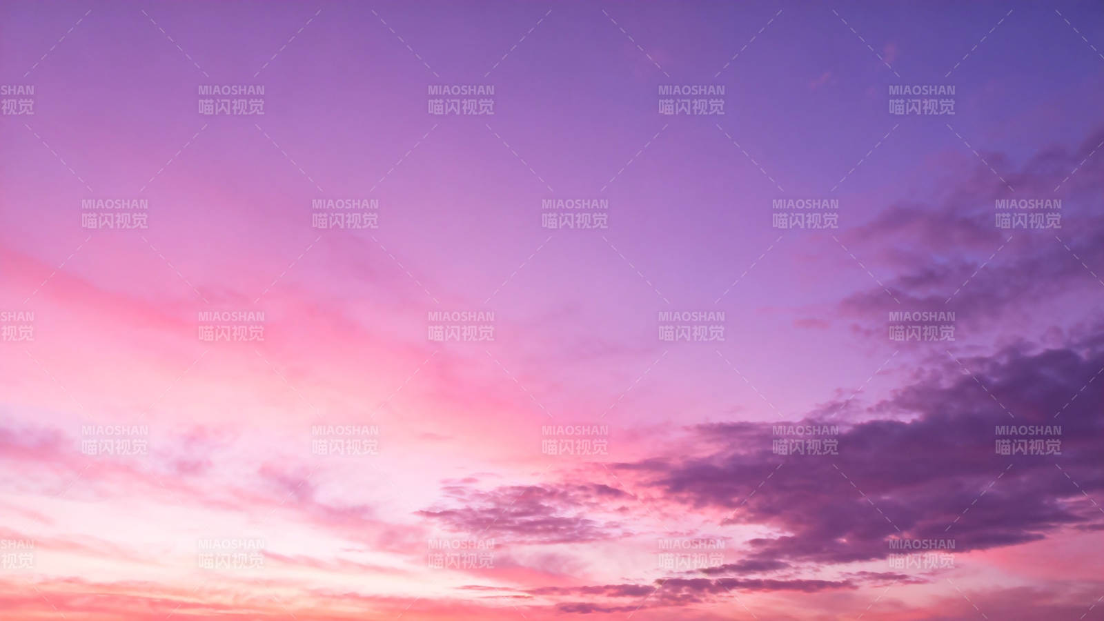 紫霞满天 云染黄昏色图片
