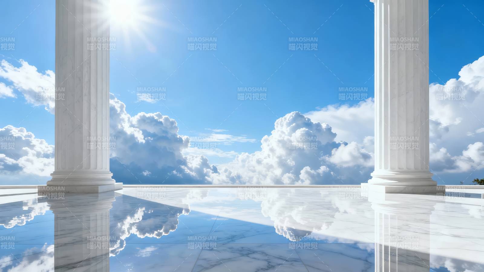天堂之门 云间圣柱映蓝天图片