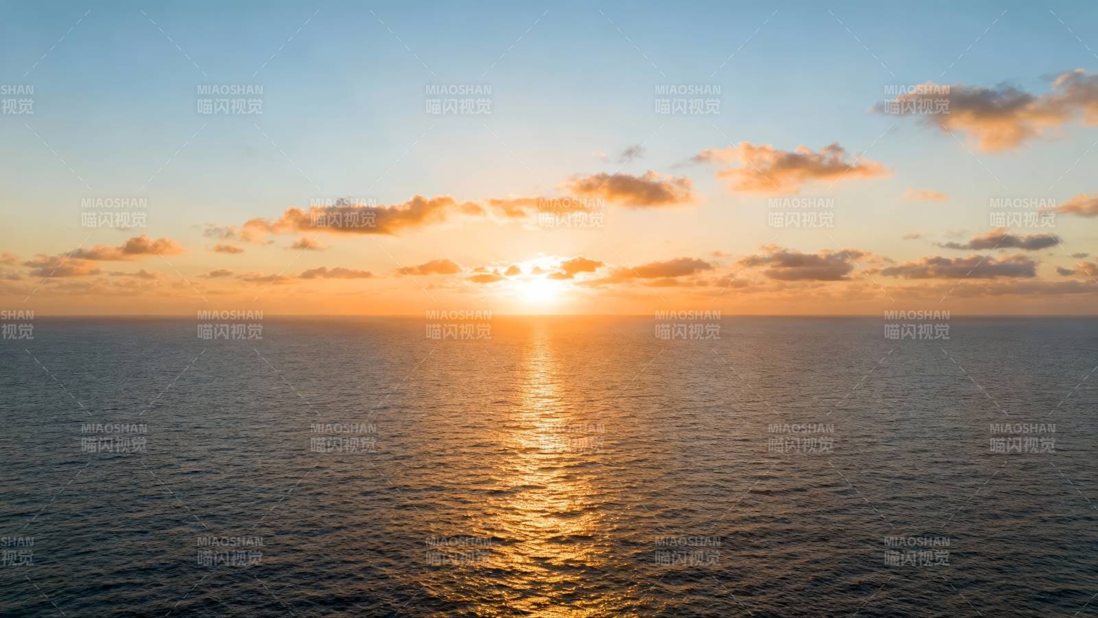 海上日落 金辉洒满海面图片