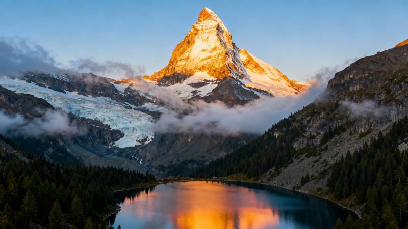 雪山映湖 金光璀璨图片