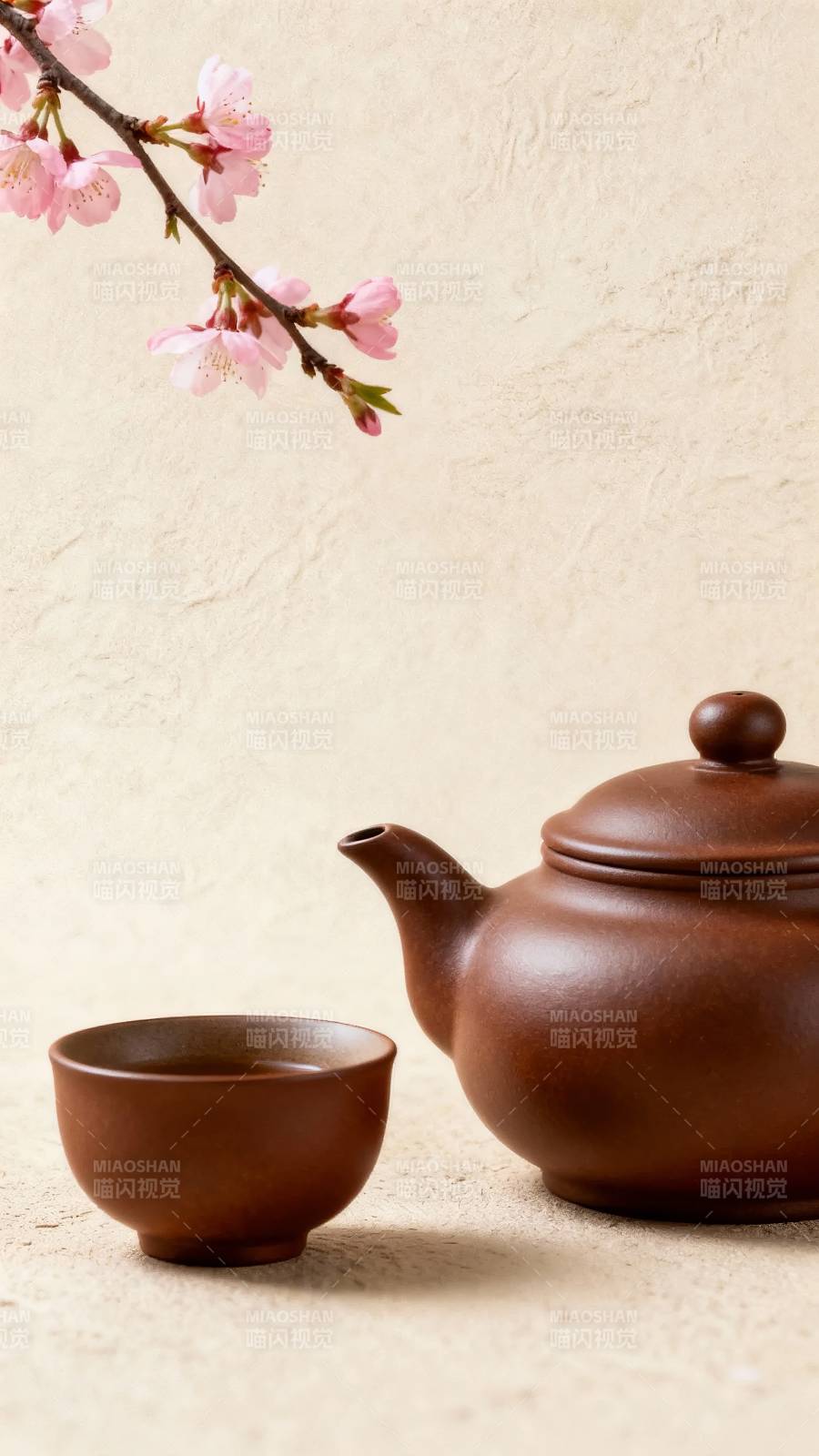 樱枝伴紫砂 茶香静时光图片