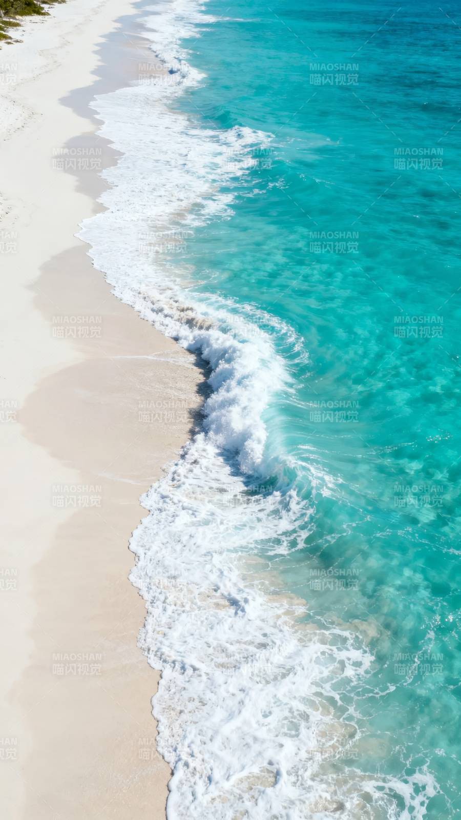 碧海白沙 浪花轻吻岸线图片