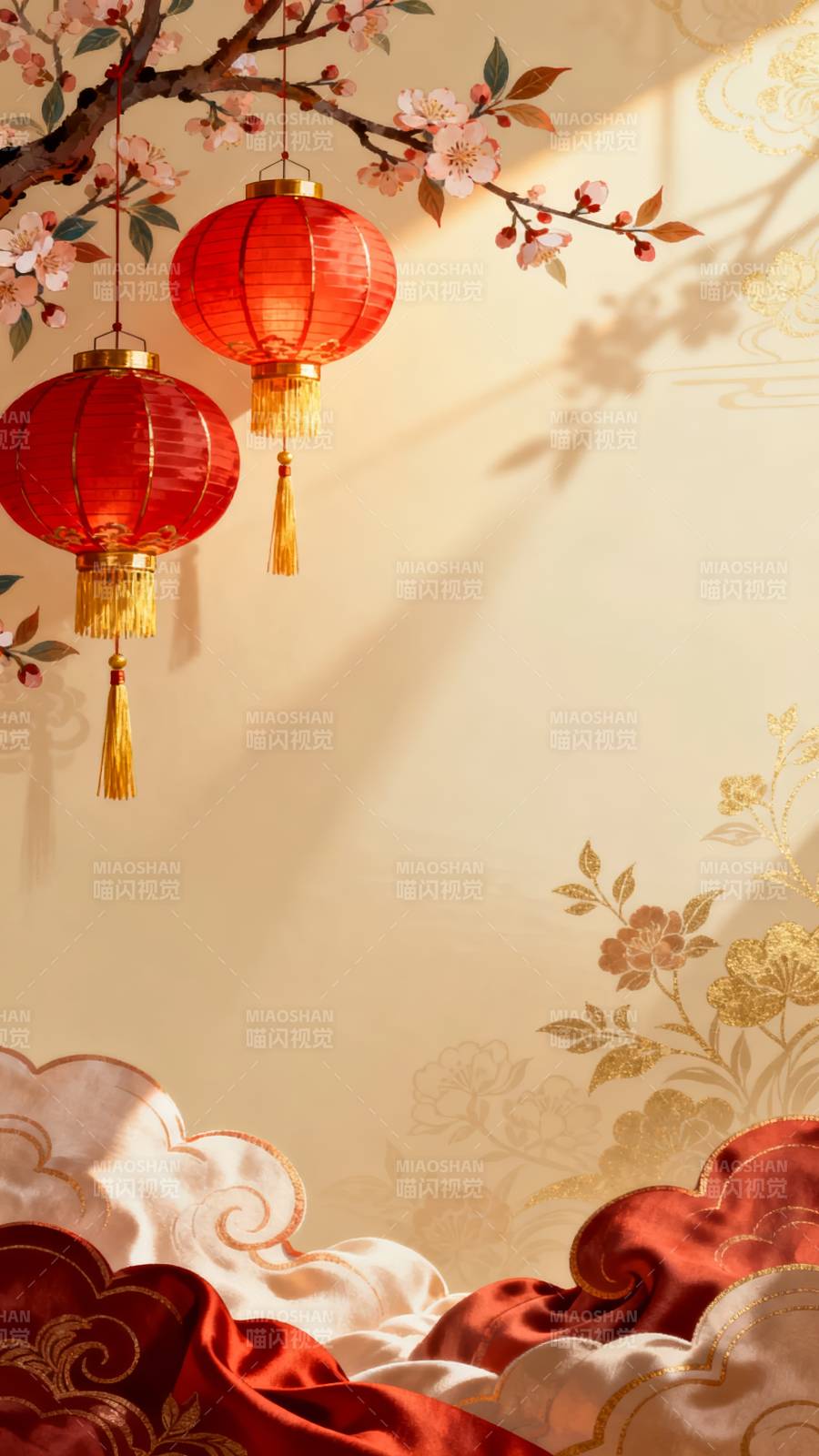 红灯笼映春花 祥云绕金纹图片