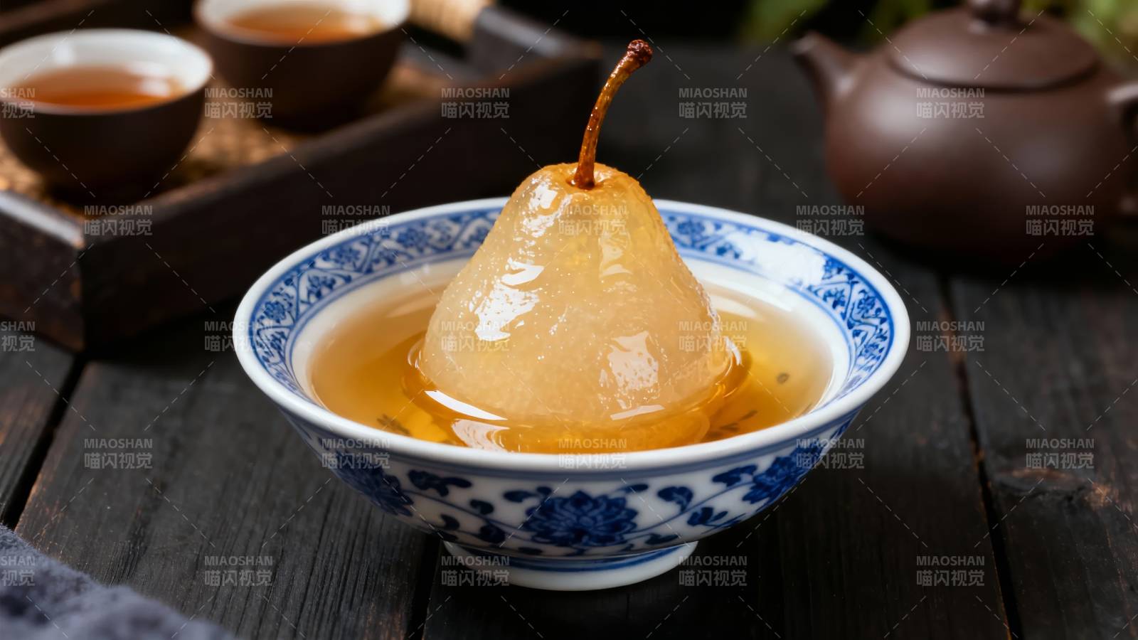冰糖炖梨 润肺养颜佳品图片
