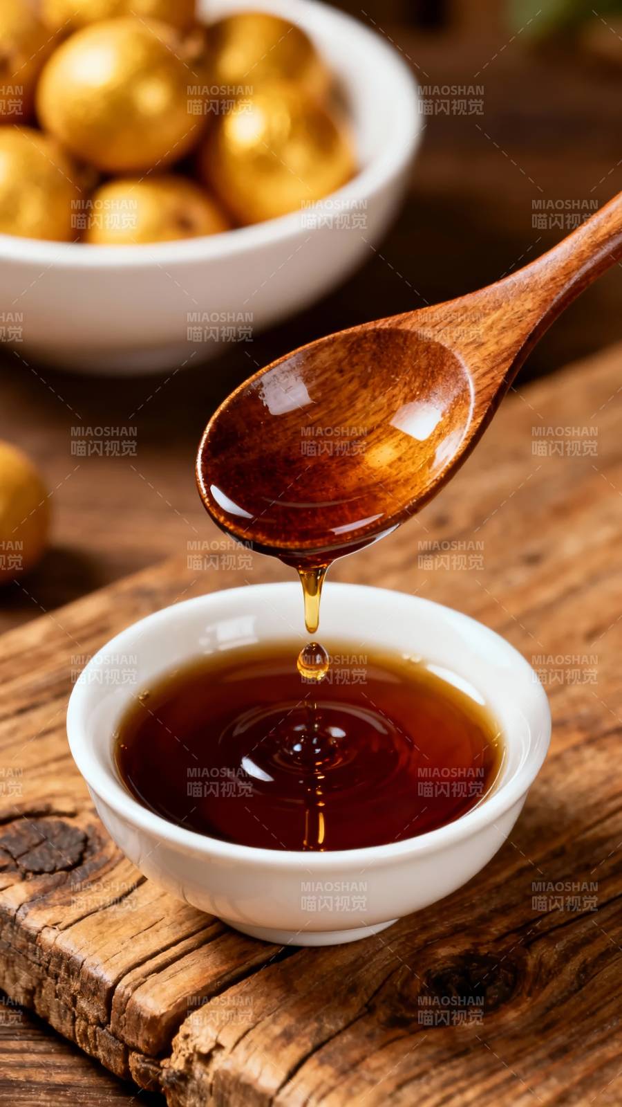 金丸蜜滴 木勺舀香图片