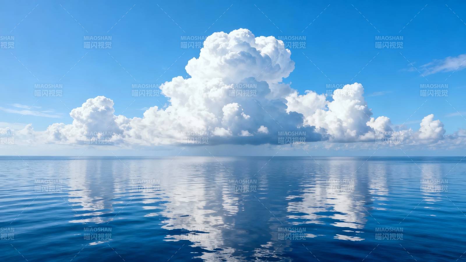 海天云影 静谧如画图片