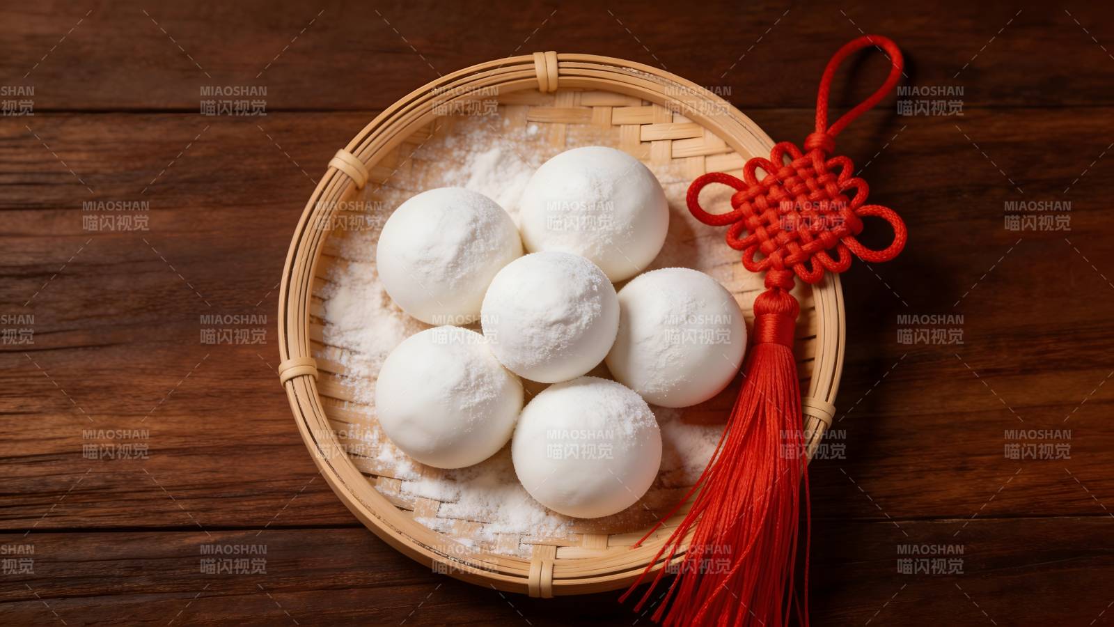 汤圆配中国结 年味浓图片