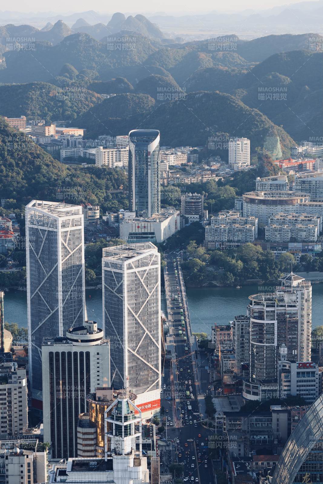 广西柳州 山城现代都市风光图片