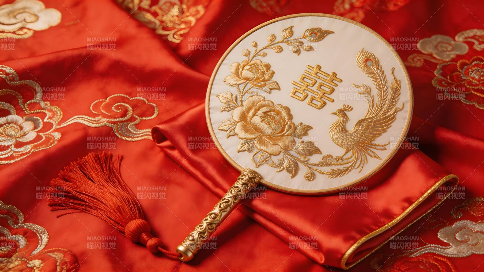 红绸金绣囍字团扇图片