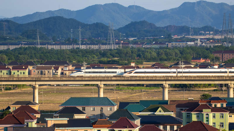 临浦峙山高铁穿乡 山峦环抱图片