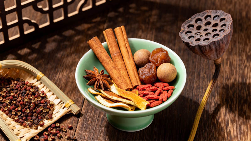 中式香料碗配莲蓬花椒图片