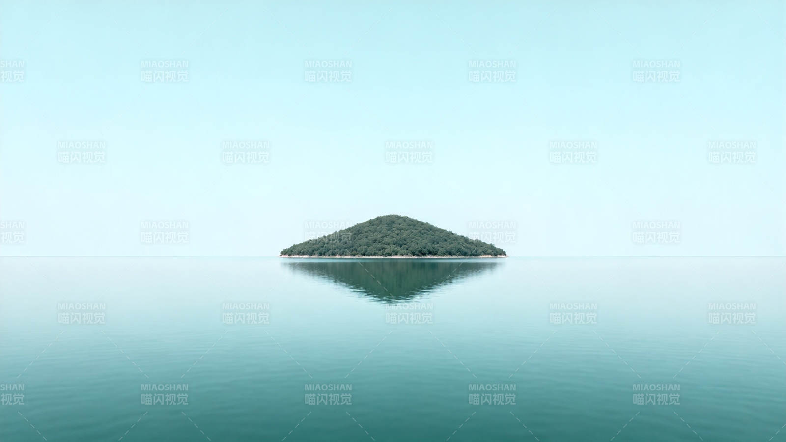 孤岛静卧碧海中图片