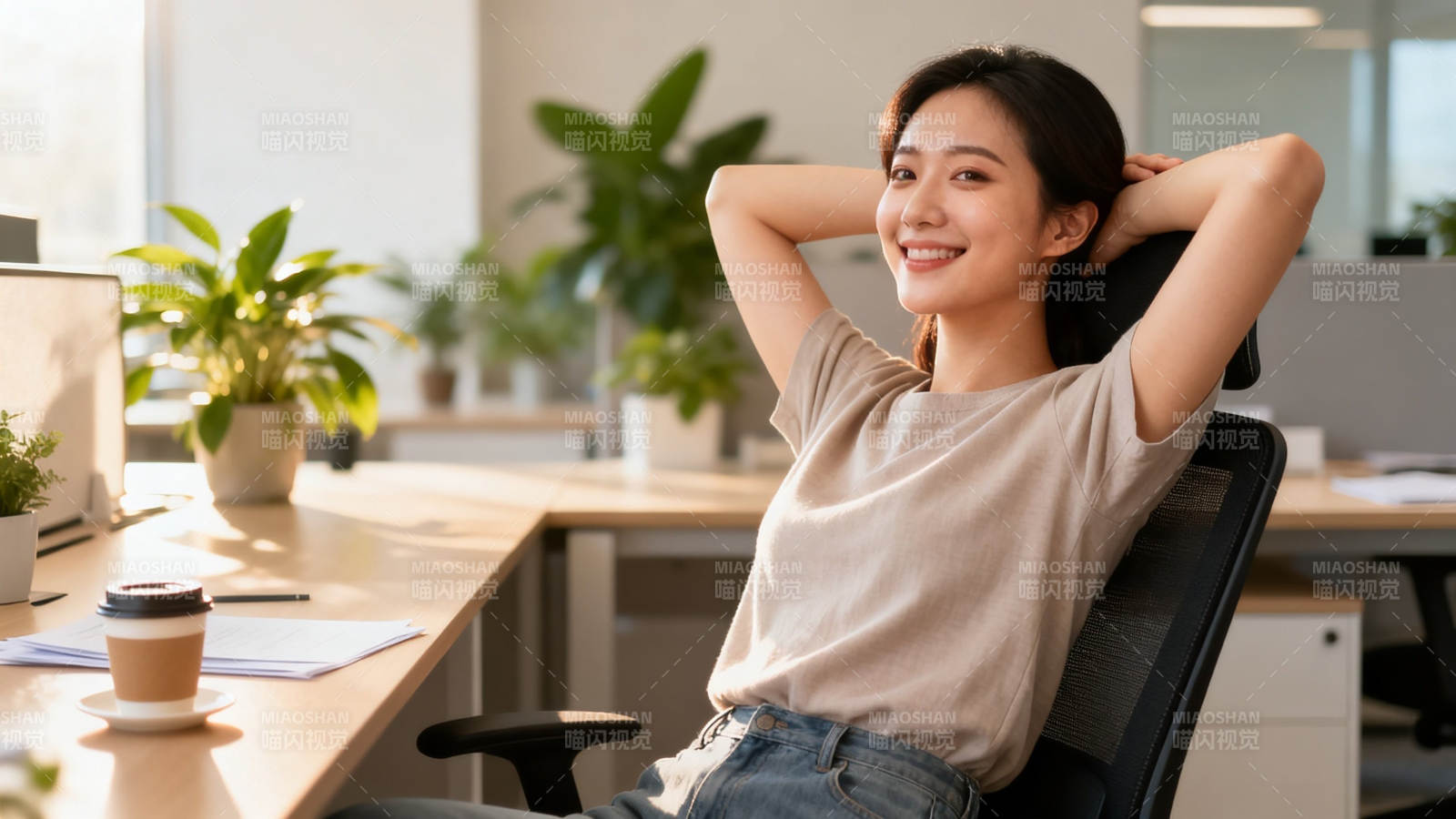 办公室惬意放松时刻图片