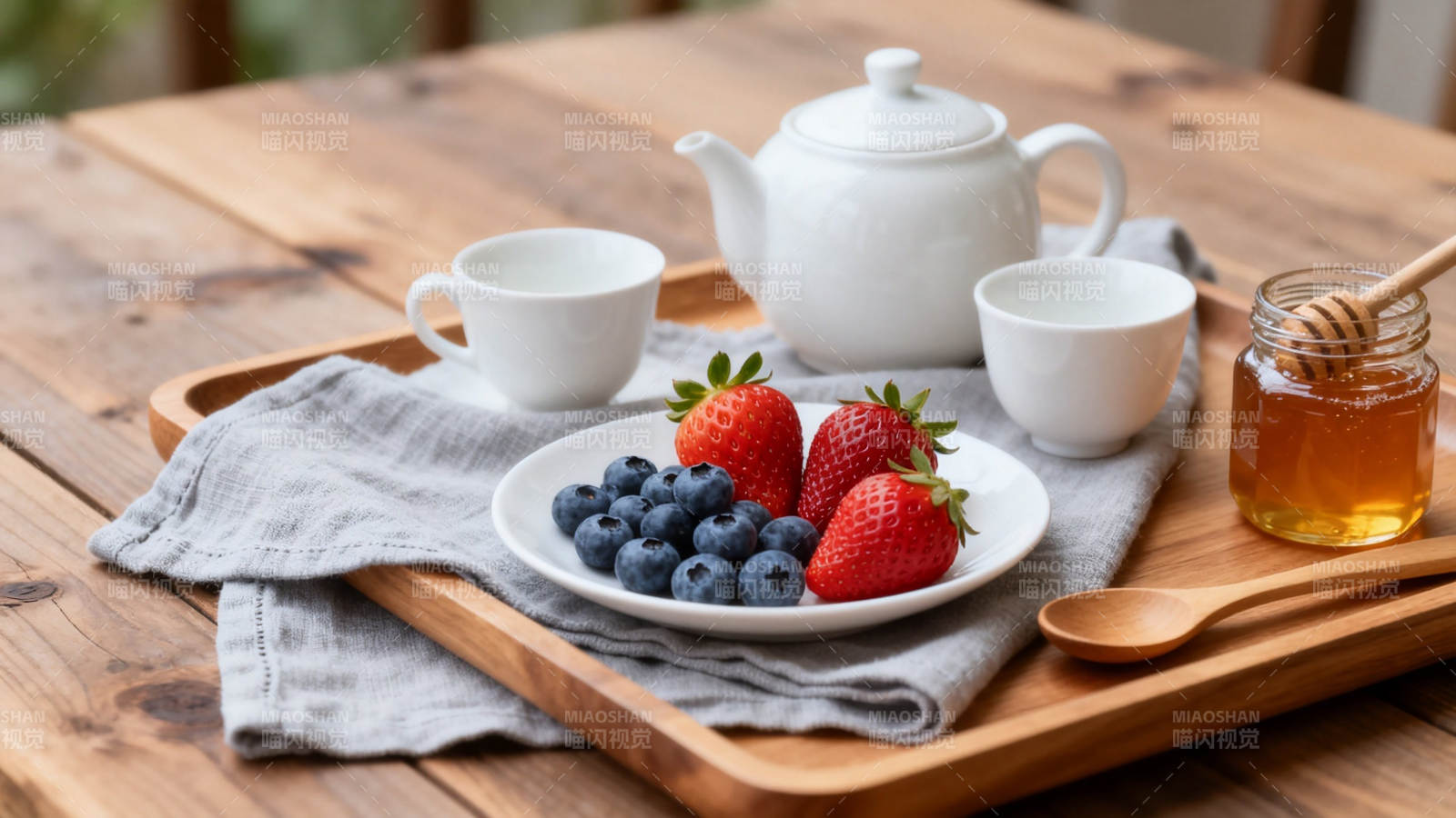 茶点时光 莓果蜂蜜配白瓷图片