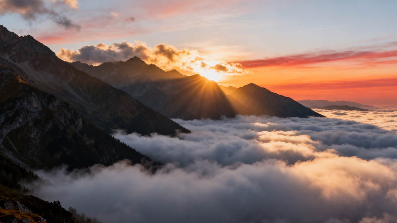 云海日出 山峦染金辉图片