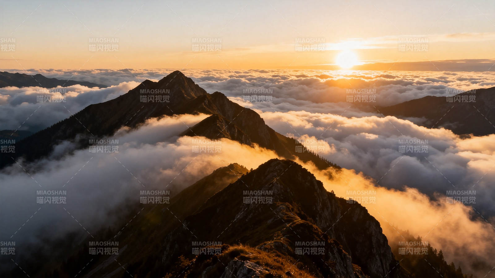 云海日出 山峦如黛图片