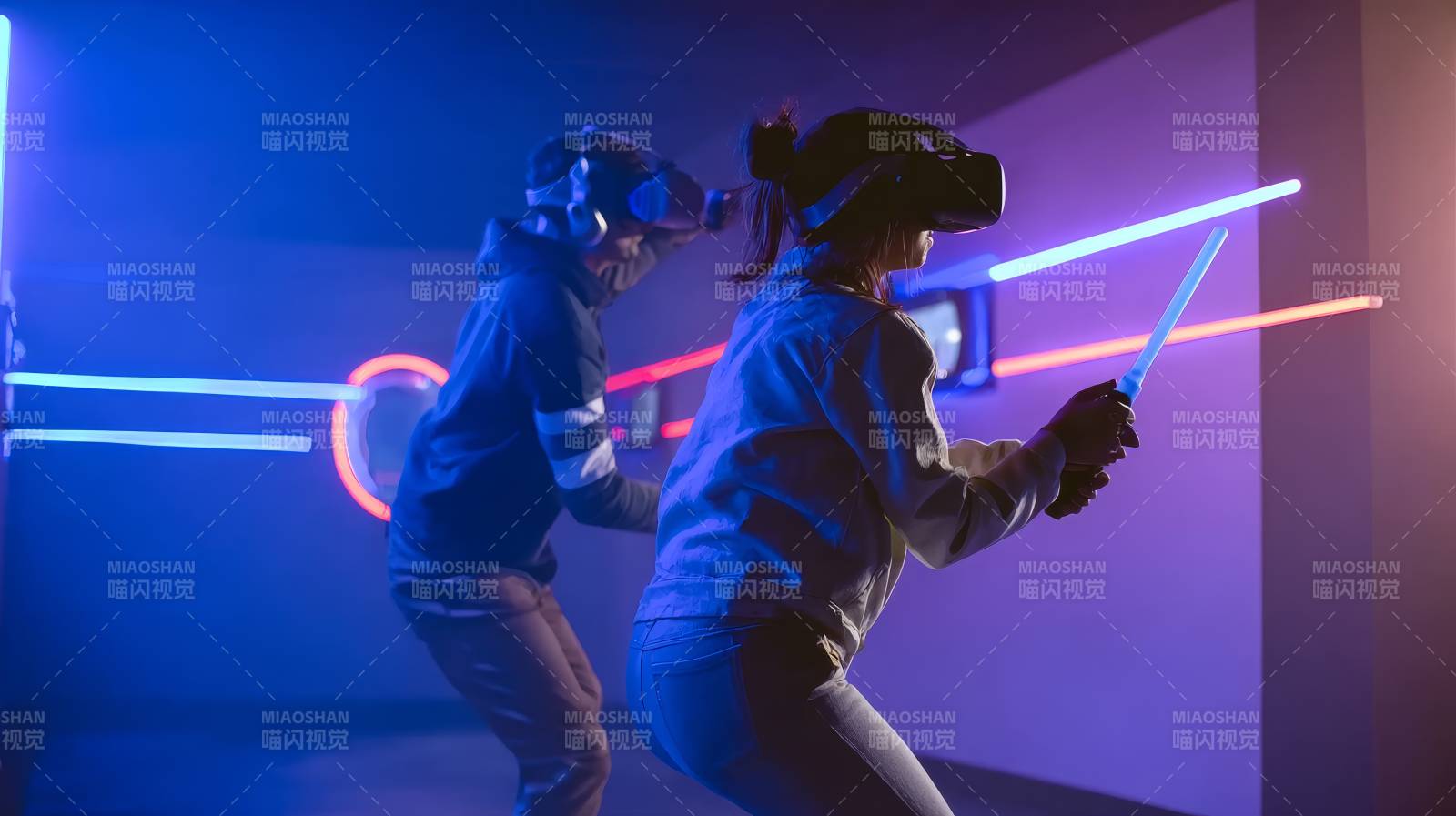 VR光剑对决 霓虹激战夜图片