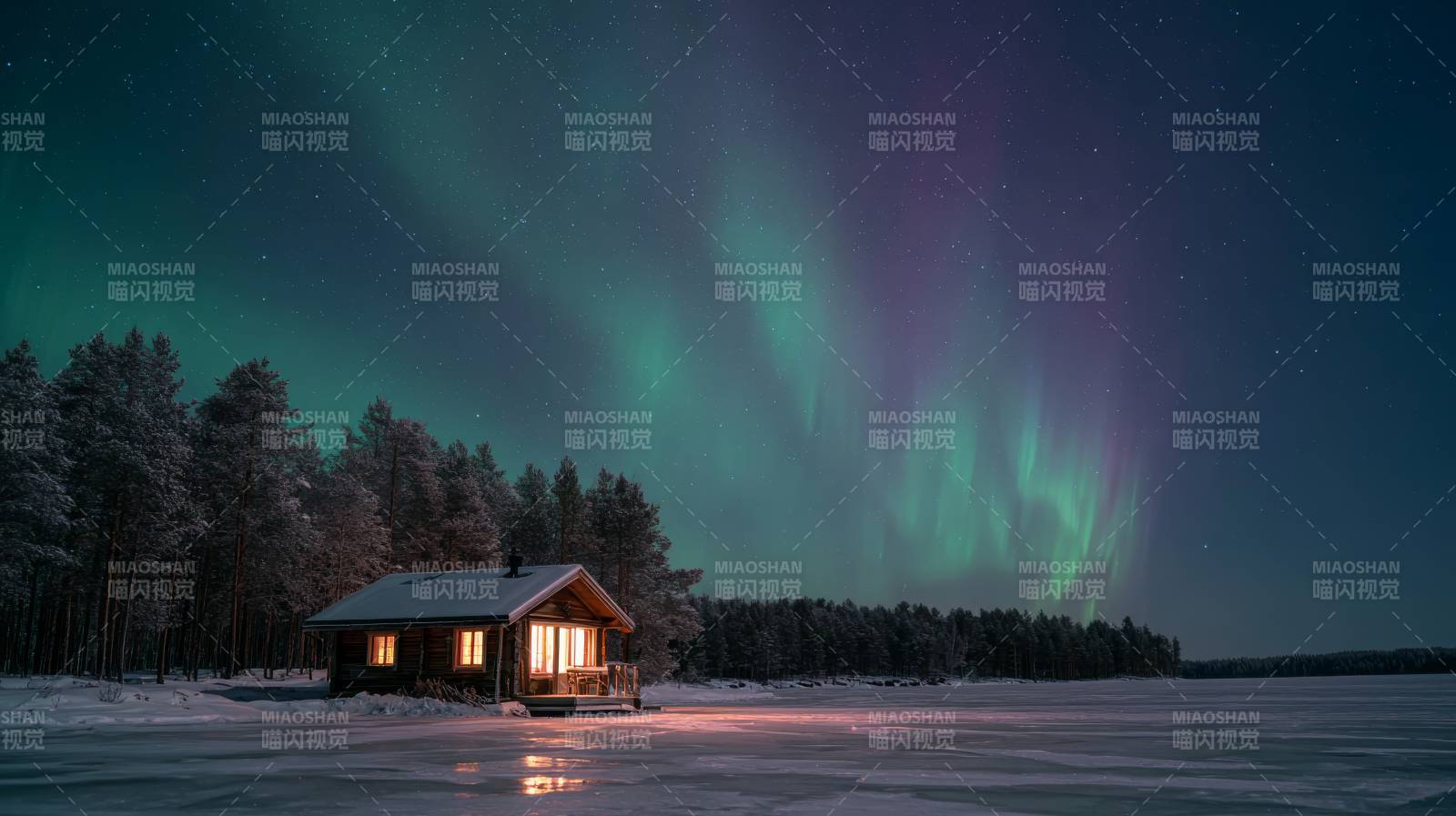 极光下的雪屋夜景图片