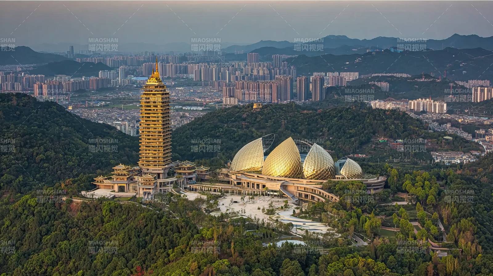 灵山胜境 佛光普照城郭图片