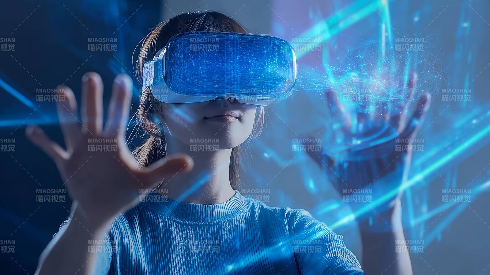 VR少女触碰未来光影图片