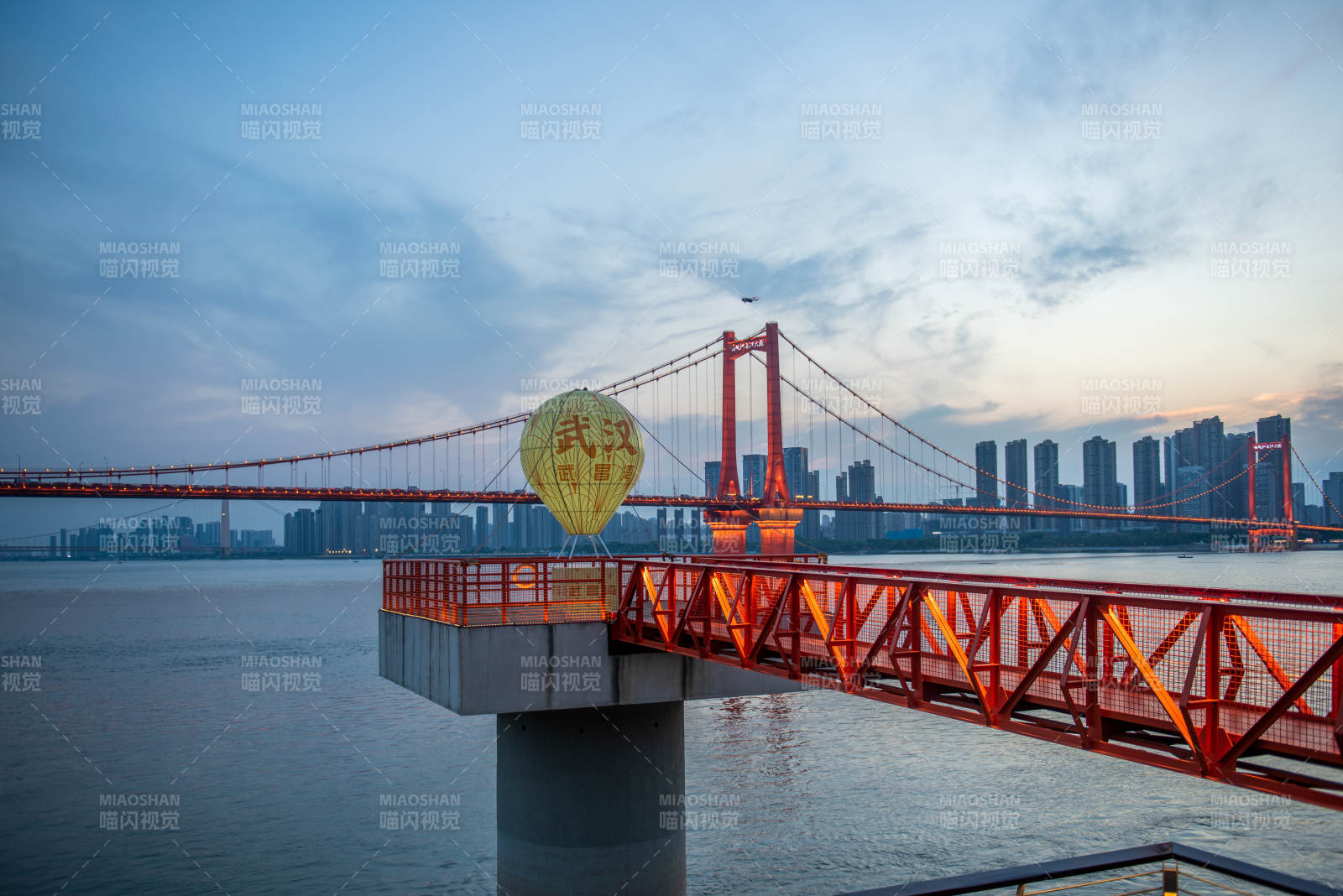 武汉长江大桥黄昏景图片