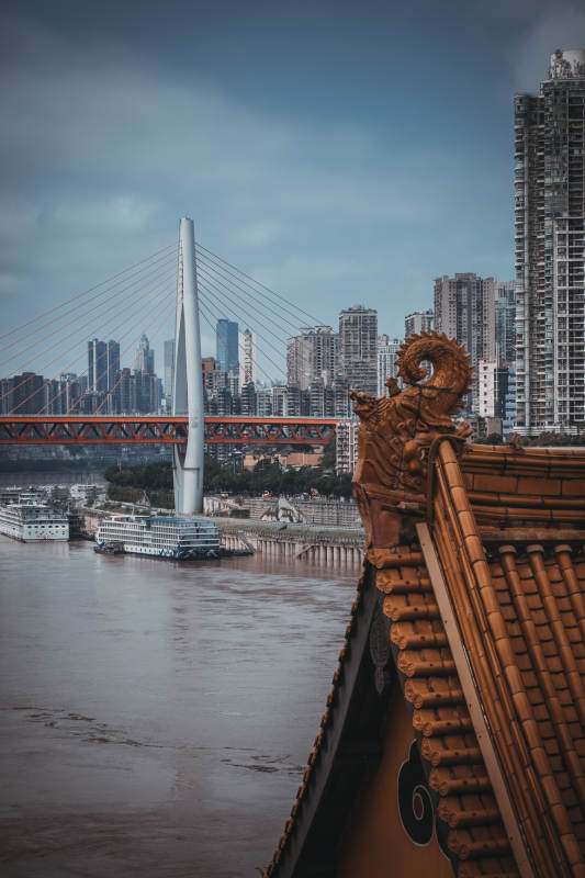 古檐望江桥 城影入画来图片
