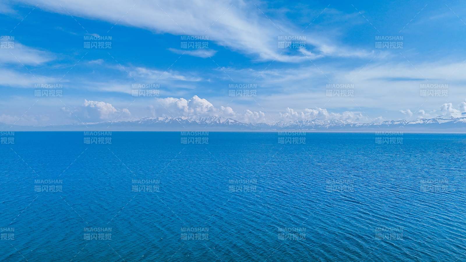碧海蓝天 云影悠然图片