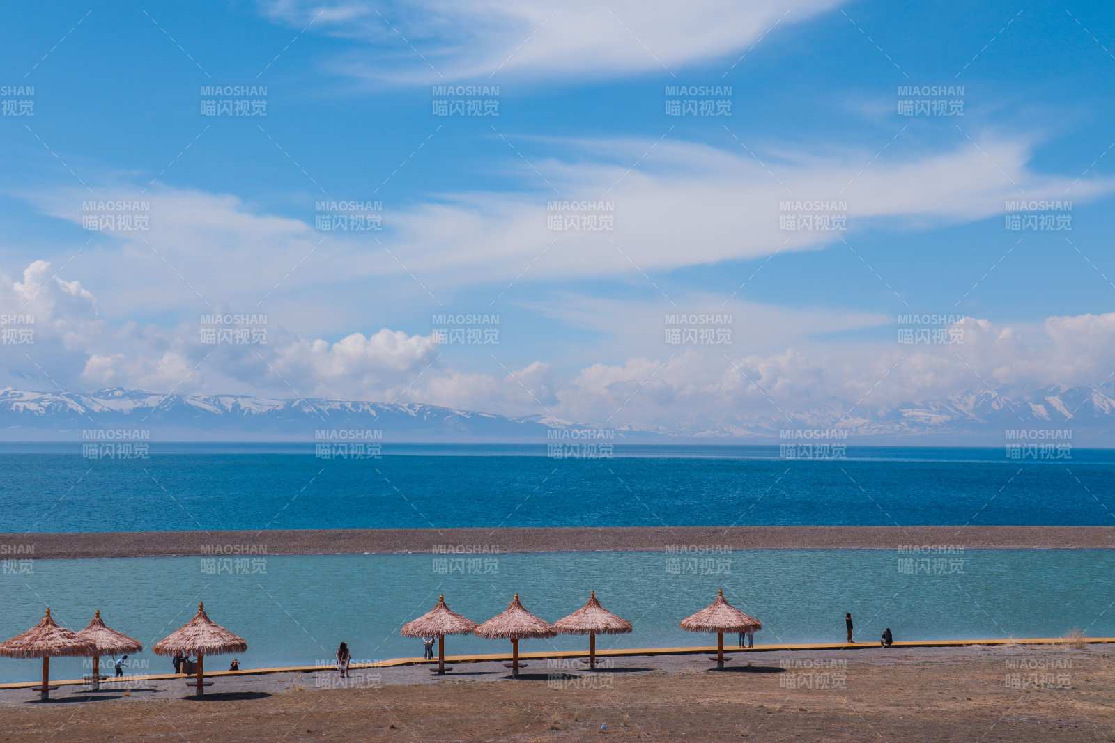 湖光山色 伞影闲情图片