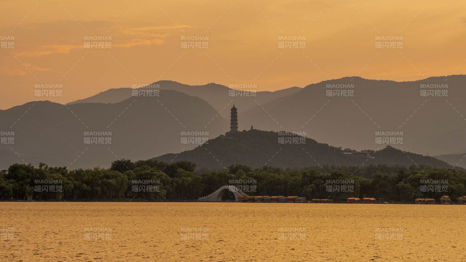 颐和园湖光山色映古塔图片