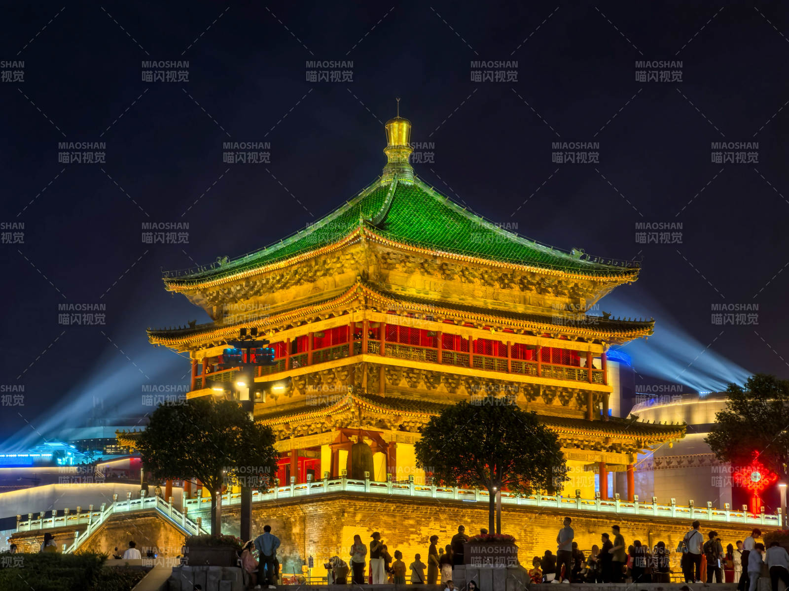 西安钟楼夜景璀璨夺目图片