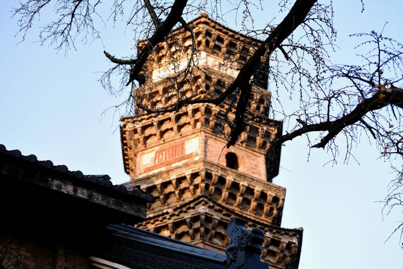 安徽芜湖小九华山上的广济寺古塔图片