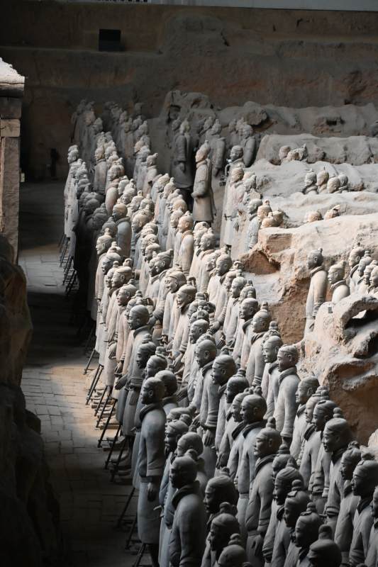 兵马俑列阵 千年雄师再现图片