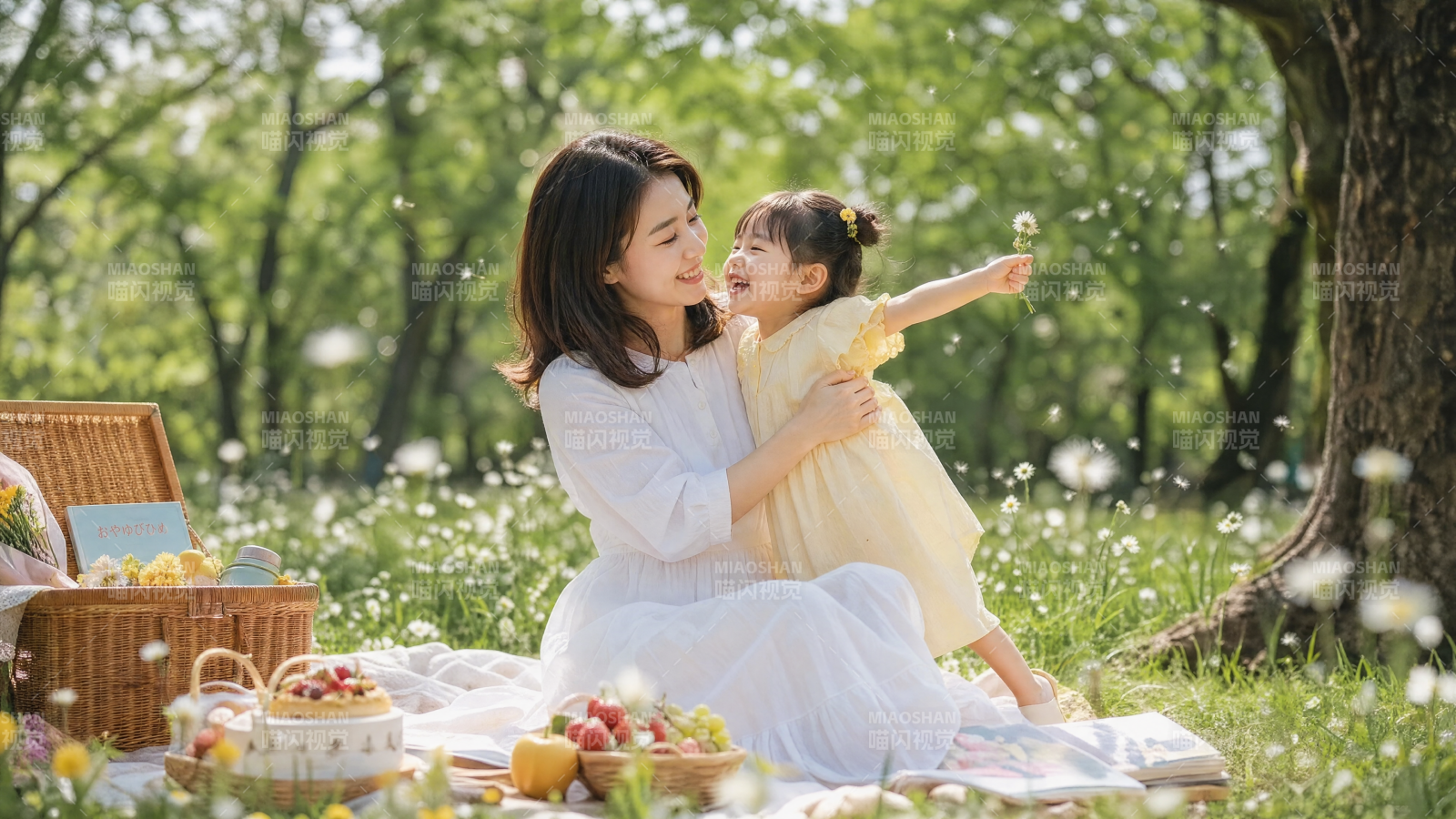 春日野餐 母女温馨时光图片