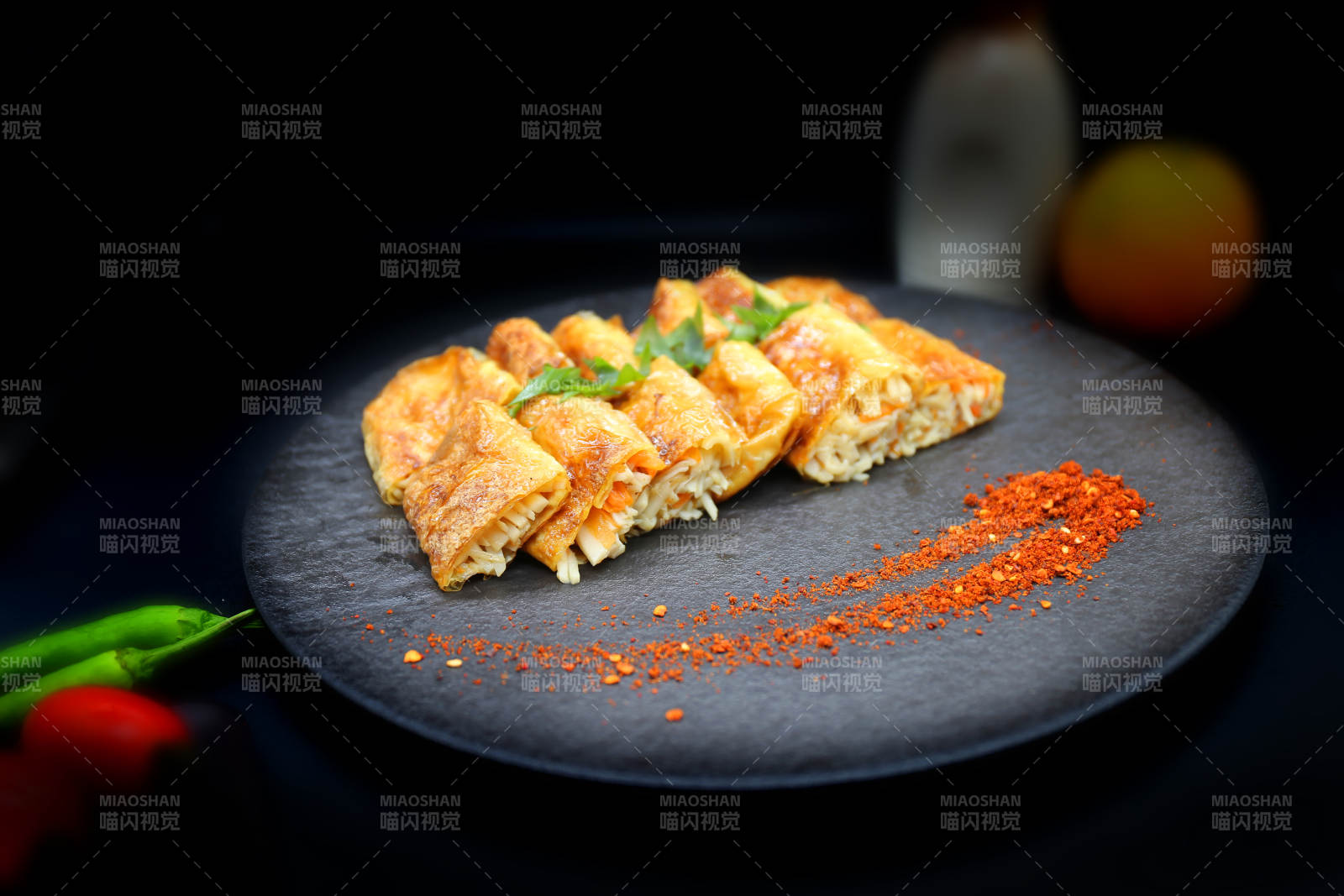 香煎豆腐配辣椒粉图片