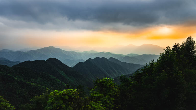 富阳安顶山 暮色山峦 云霞染天际图片