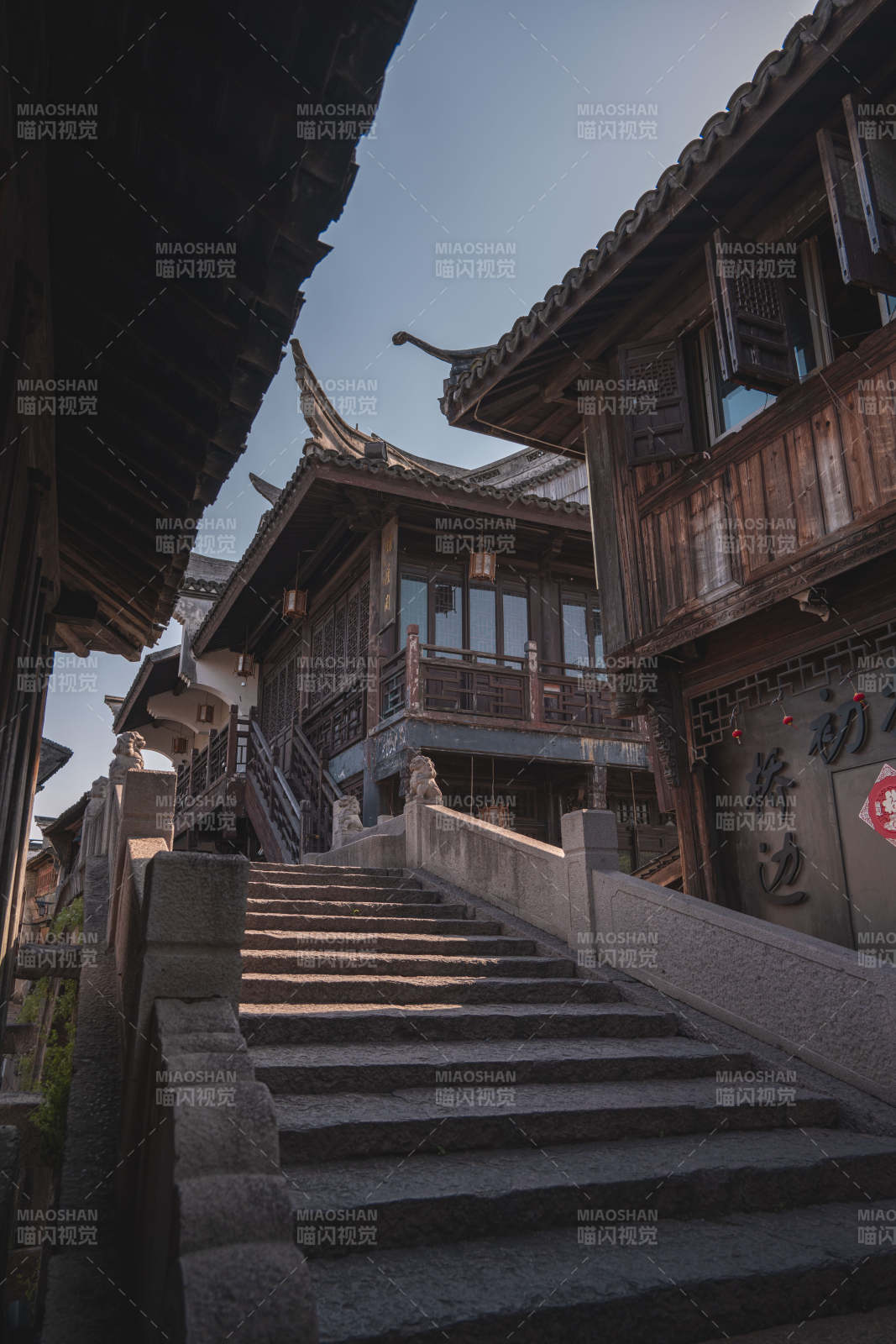 浙江乌镇南栅古巷石阶 江南旧梦图片