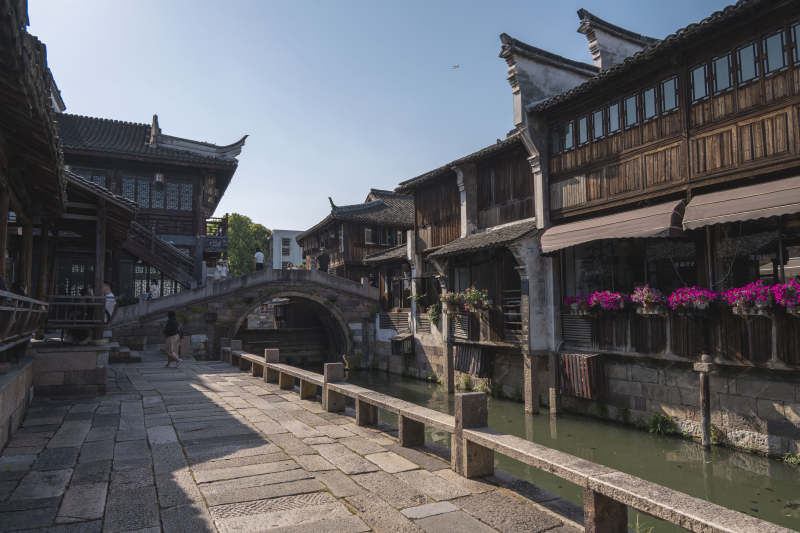 江南水乡古桥流水人家图片