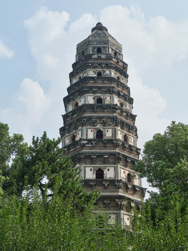 江南古建苏州云岩寺塔历史遗迹景观图片
