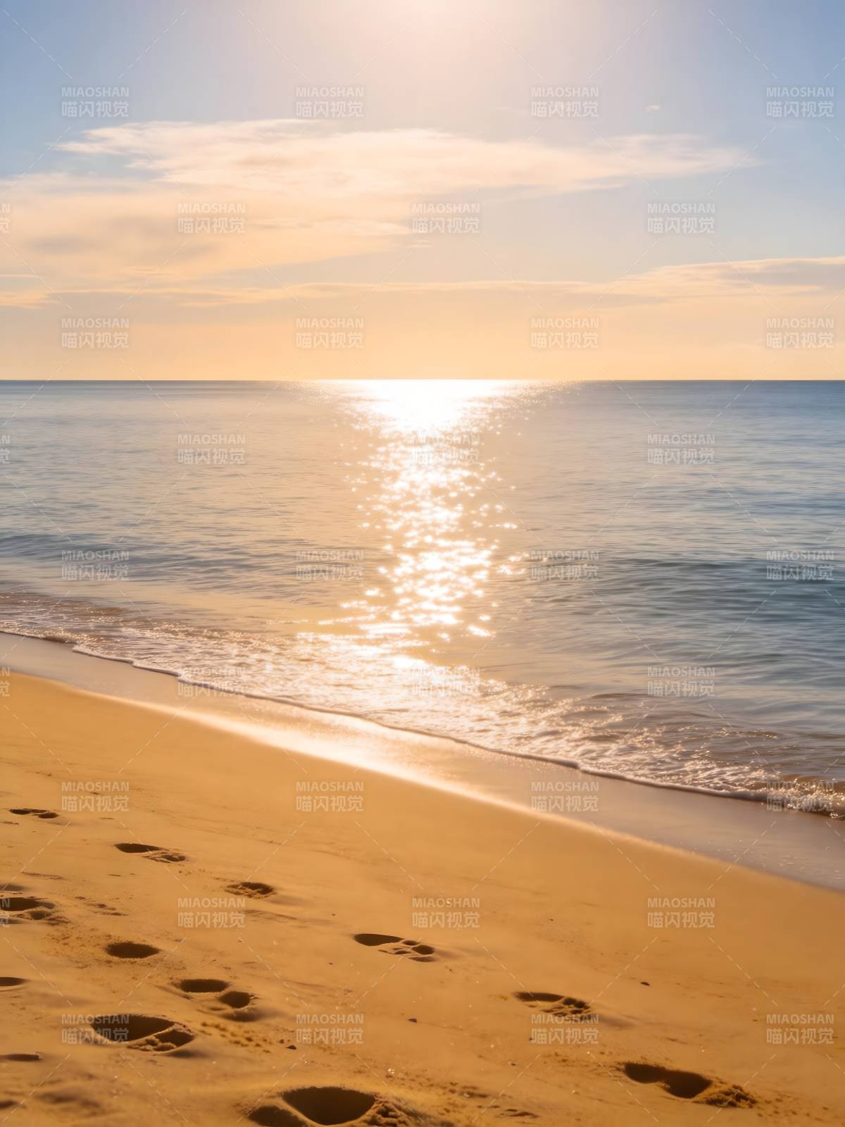 夕阳沙滩脚印 海光温柔图片