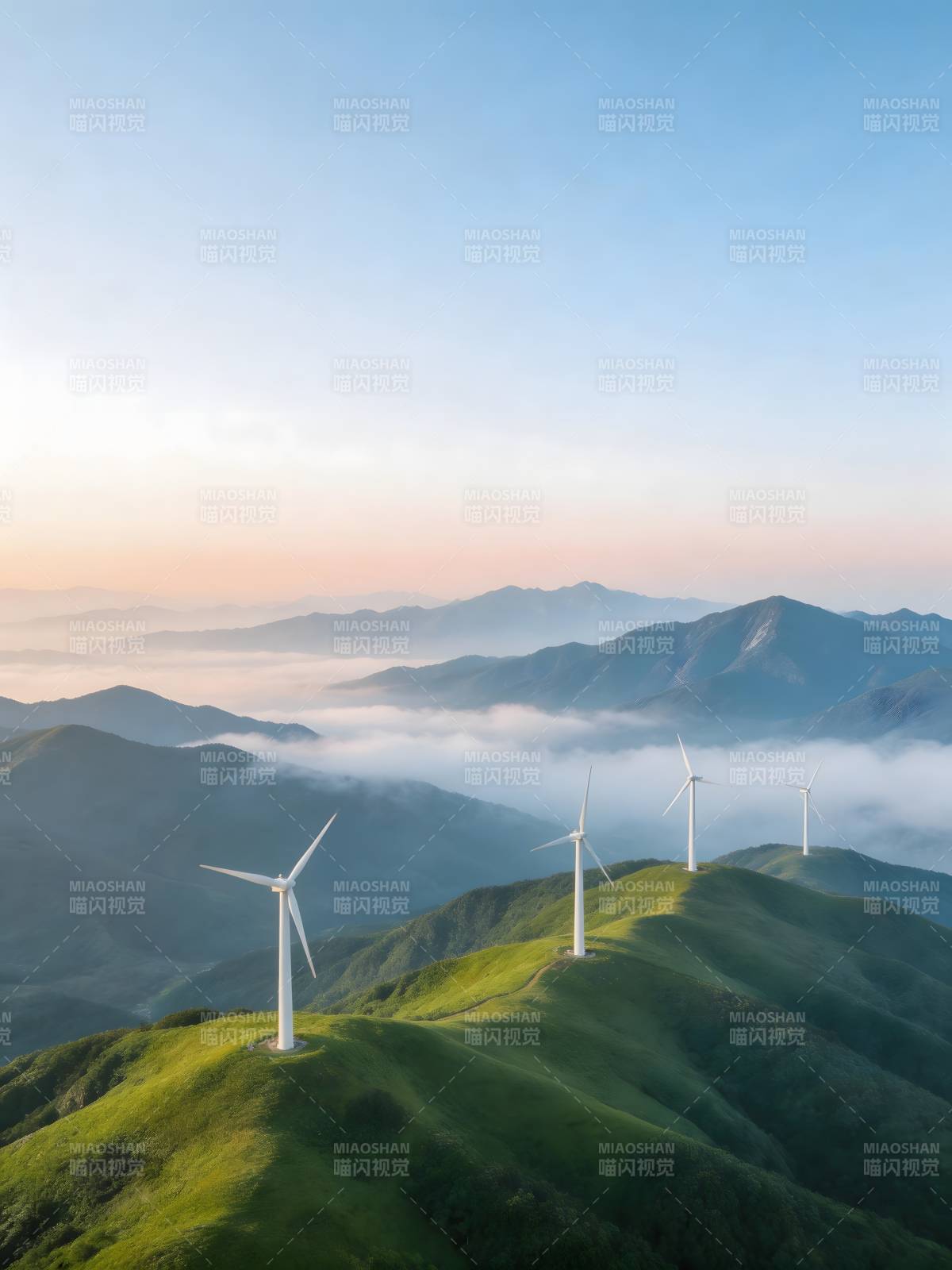 山巅风车 云海晨光图片