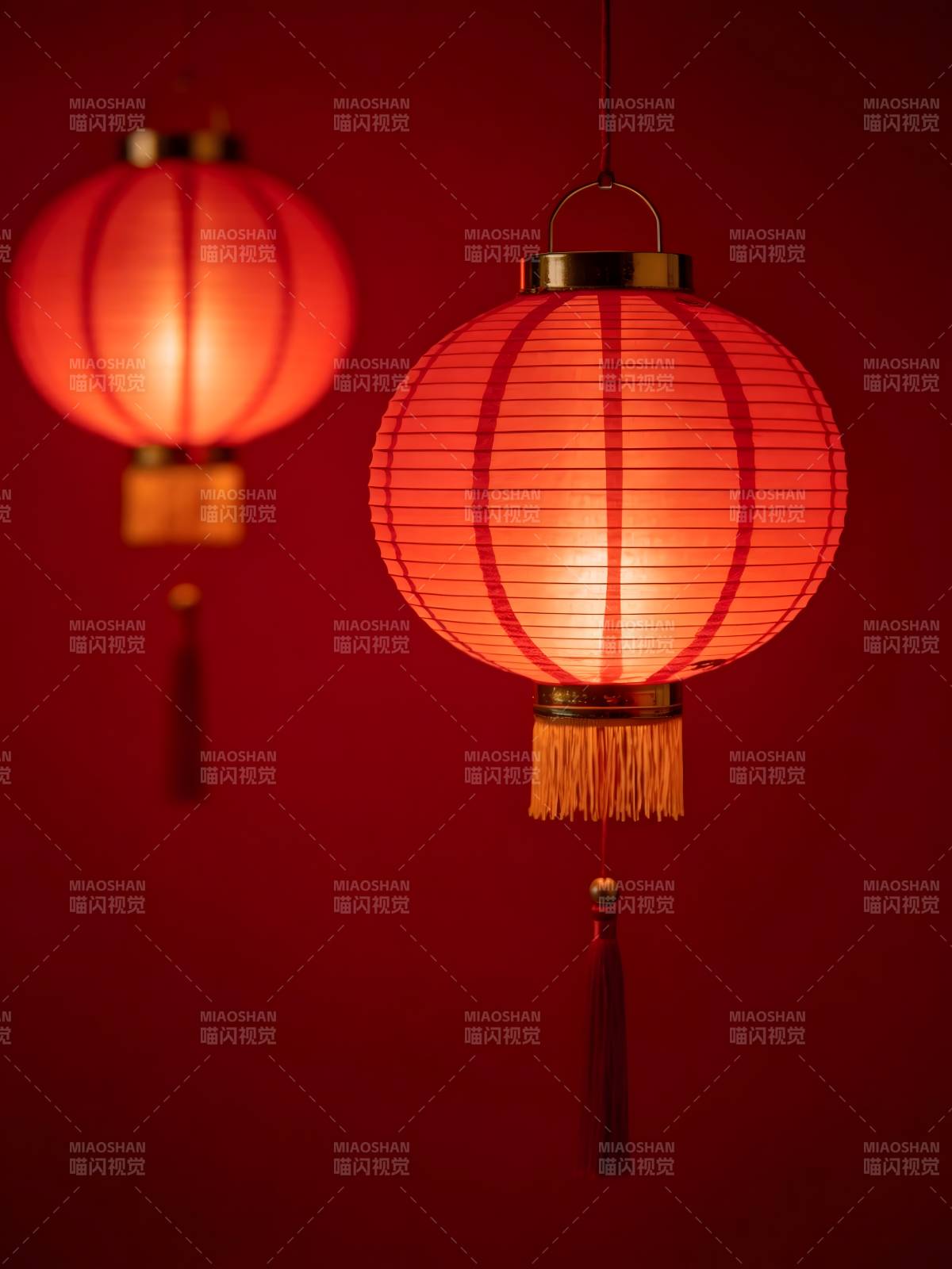 红灯笼映喜庆夜图片