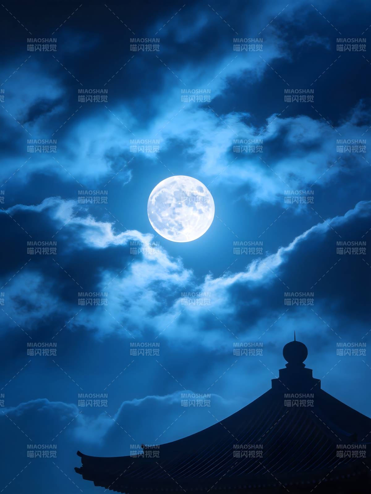 月照古檐 云涌夜幽图片