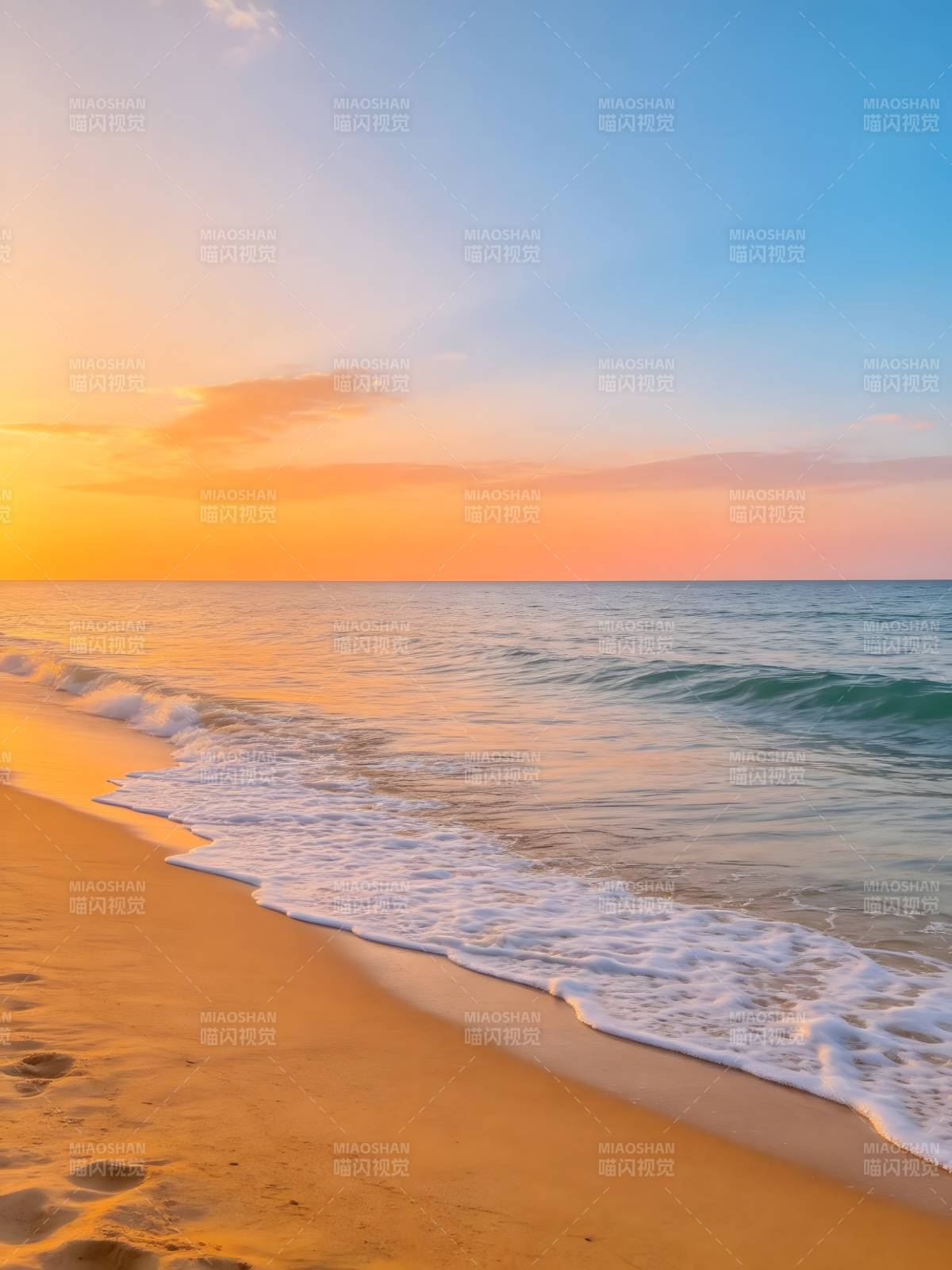 夕阳海滩 浪花轻吻金沙滩图片