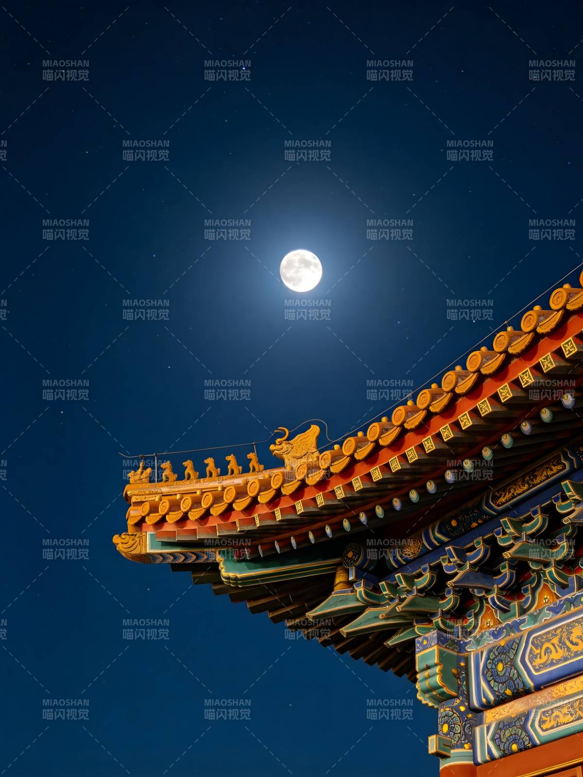 月照古檐 星夜静谧图片