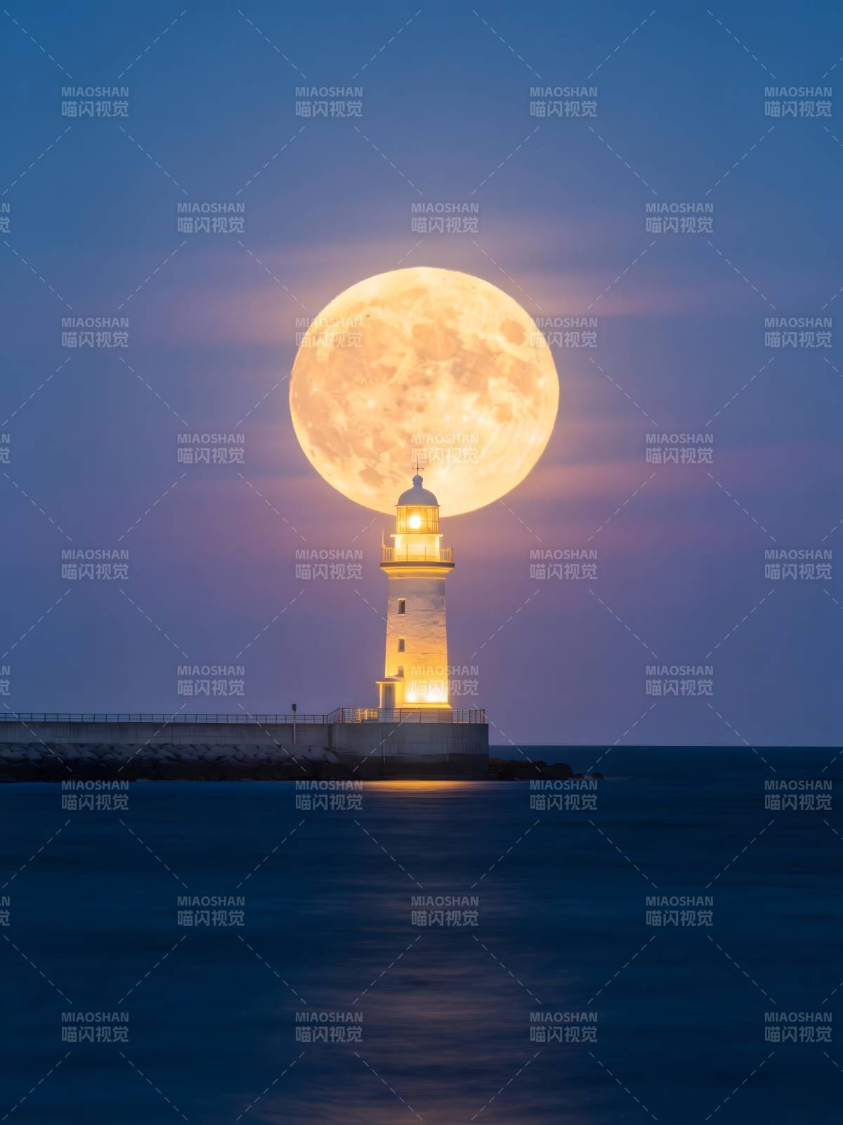 月满灯塔 海夜温柔图片