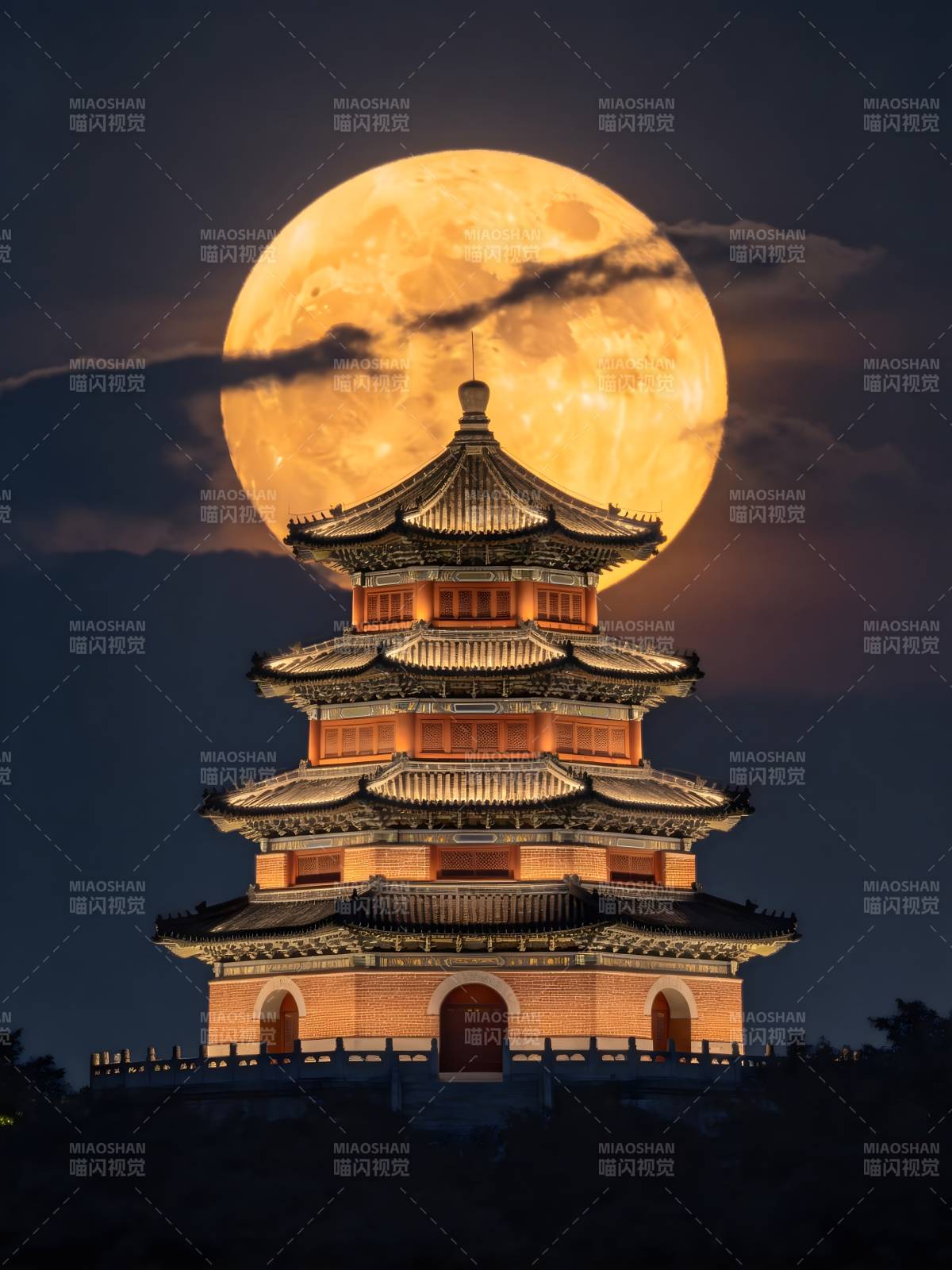 月满古塔 夜色如画图片