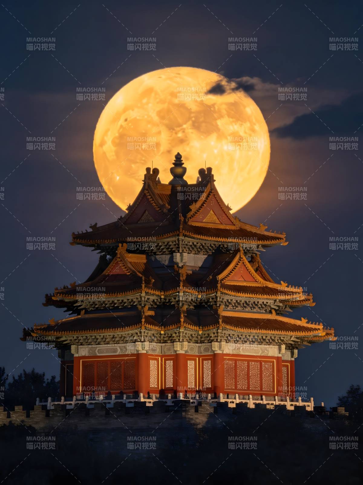 月满古楼 夜映辉煌图片