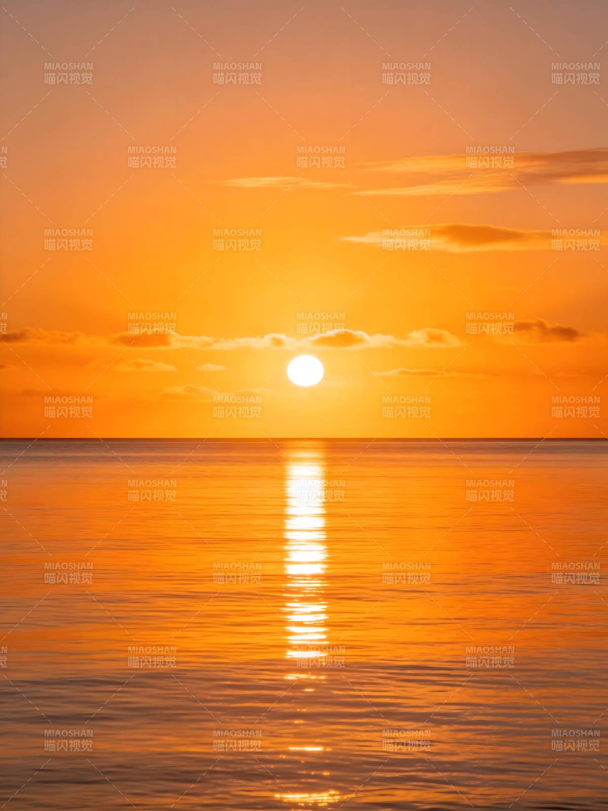 夕阳熔金 海天一色图片