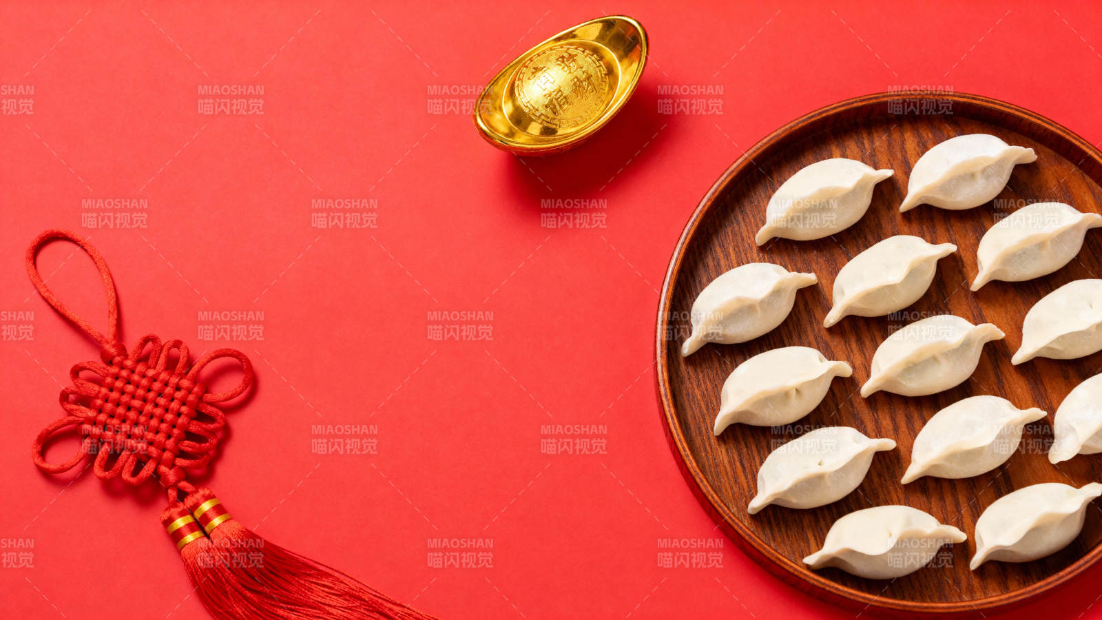 红底饺子金元宝中国结图片